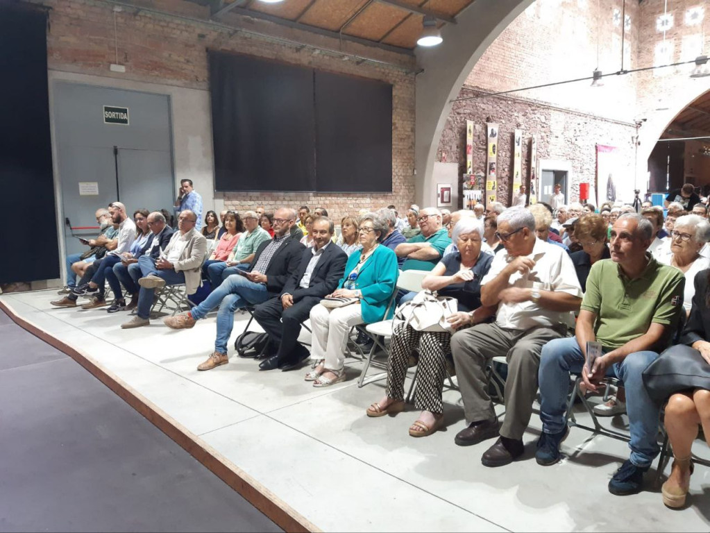 Socis i Socies assistents a l'Acte commemoratiu 25+3 de la Fundació Agrícola Olesa a l'Escorxador