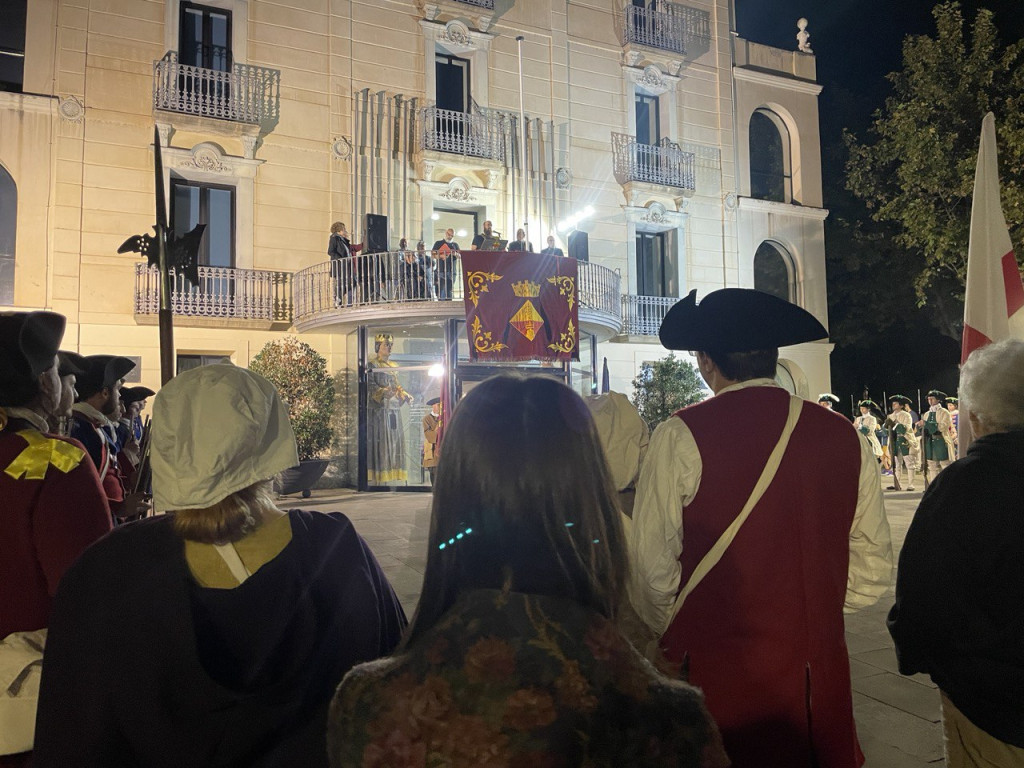 Acte Institucional a la Plaça de l'Ajuntament de la Festa del Miquelets