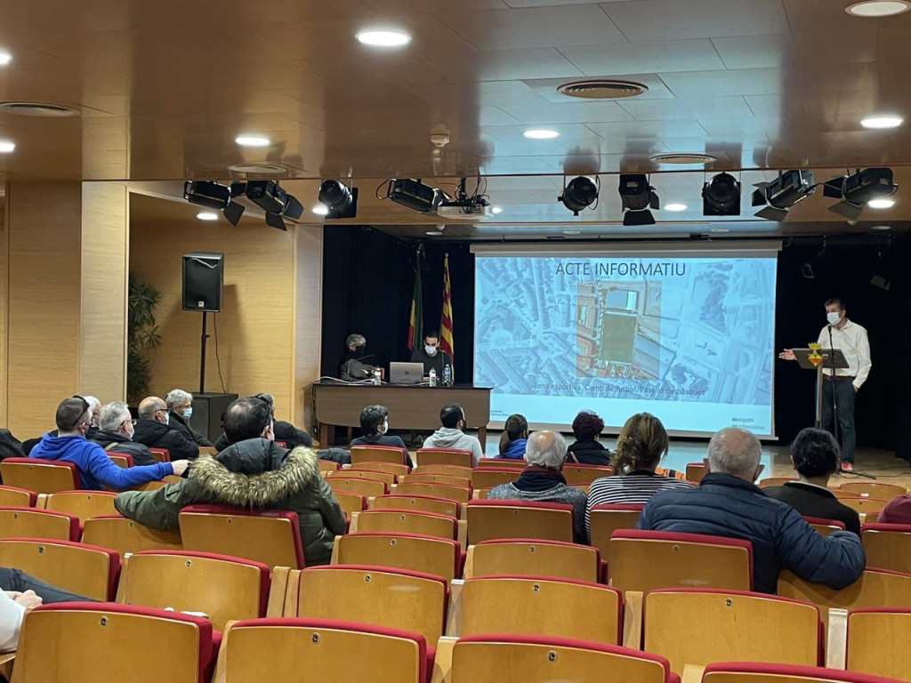 Alcalde Miquel Riera presenta l'Acte Informatiu sobre la zona esportiva