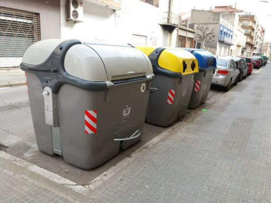 Nova bateria de contenidors al carrer colon