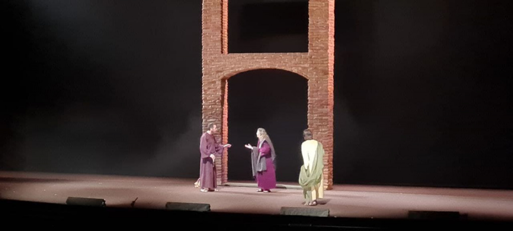 Escena on surte Pere, Joan i Maria Magdalena