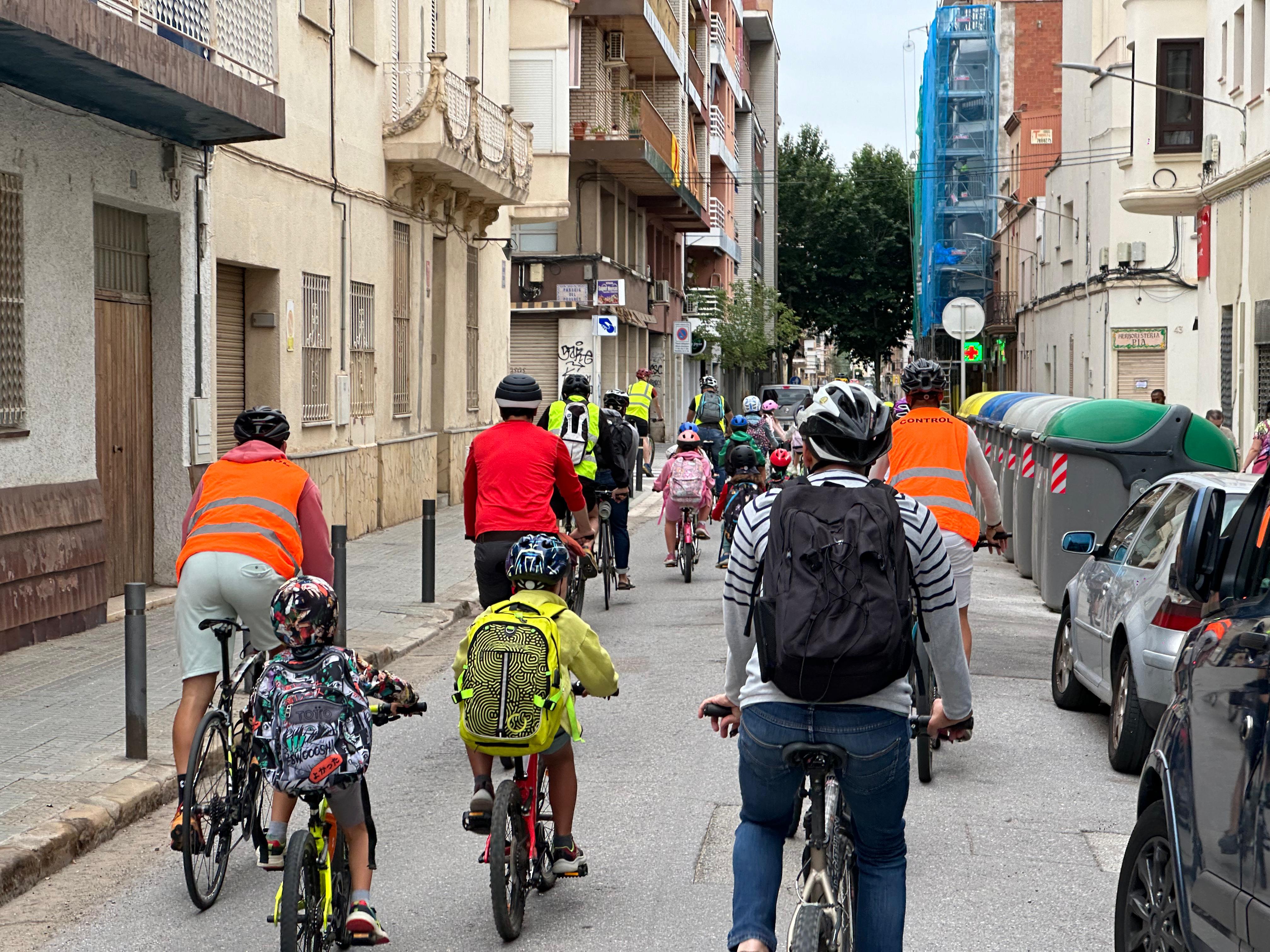 Jornada de prova del bicibús a les escoles