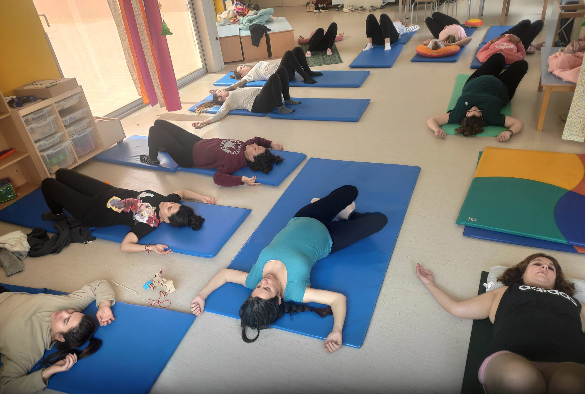Activitat de ioga maternitat dins el programa Fem Salut Olesa