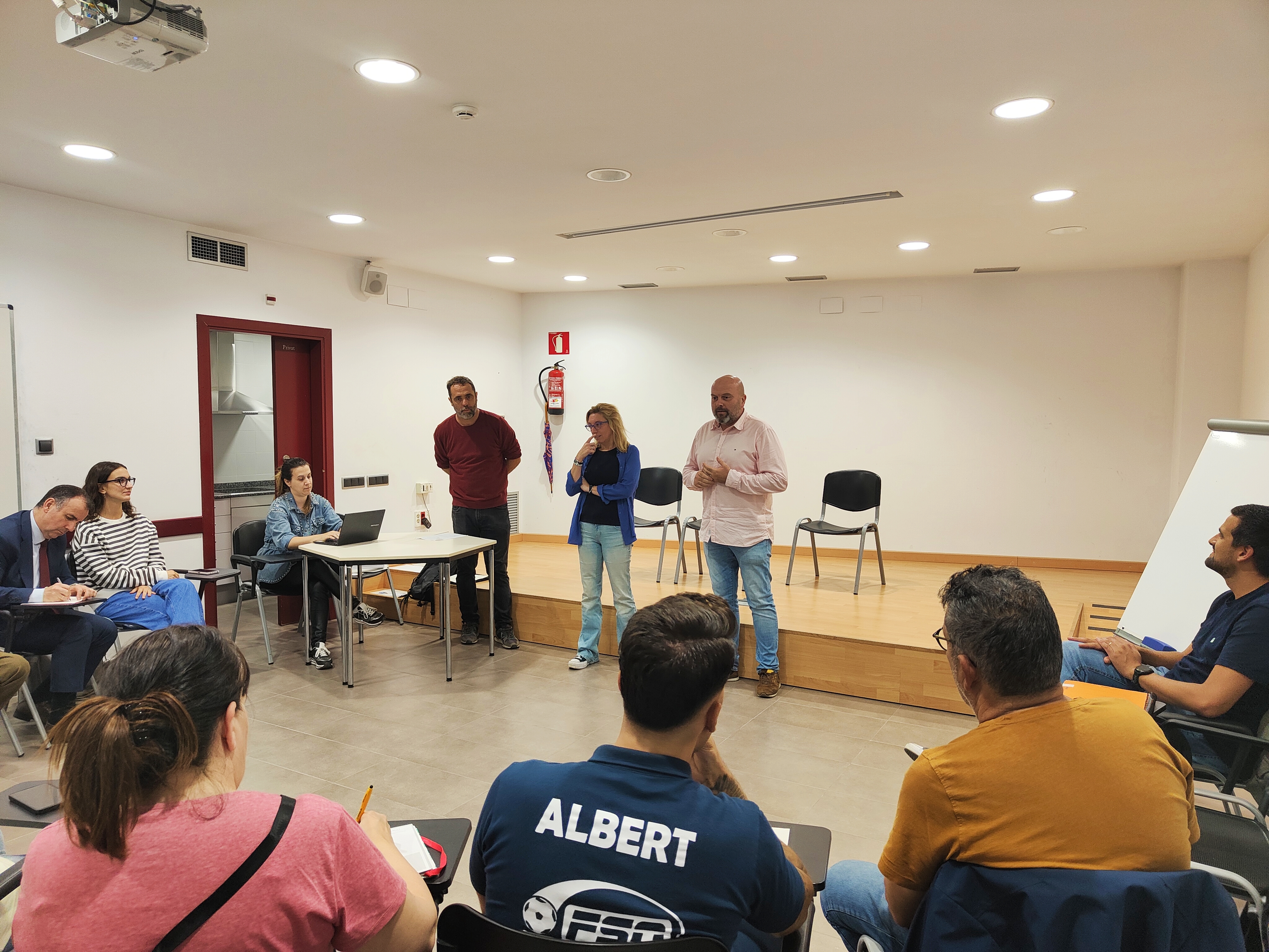 Primera reunió de la comissió de valors per elaborar un decàleg de valors en l'esport a Olesa de Montserrat.