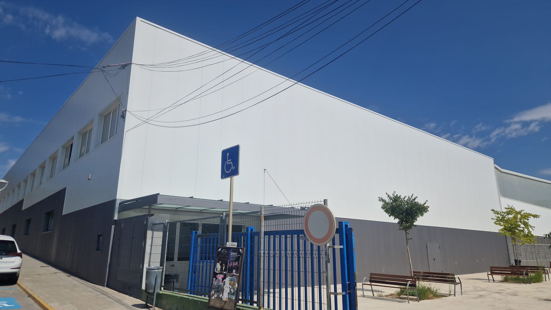 Exterior pavelló Salvador Boada.